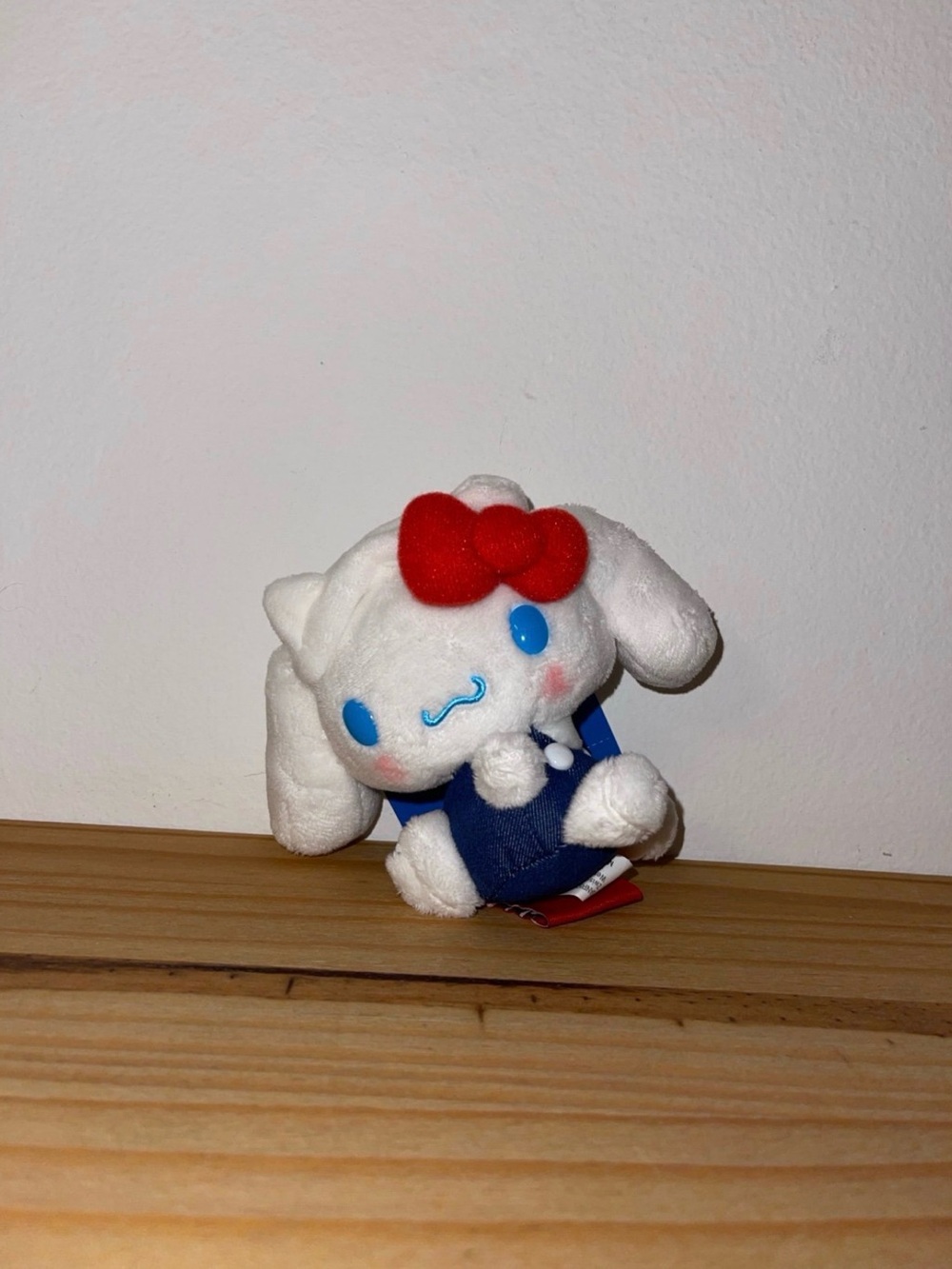 Cinnamon roll dress as Hello Kitty Keychain Sanrio New